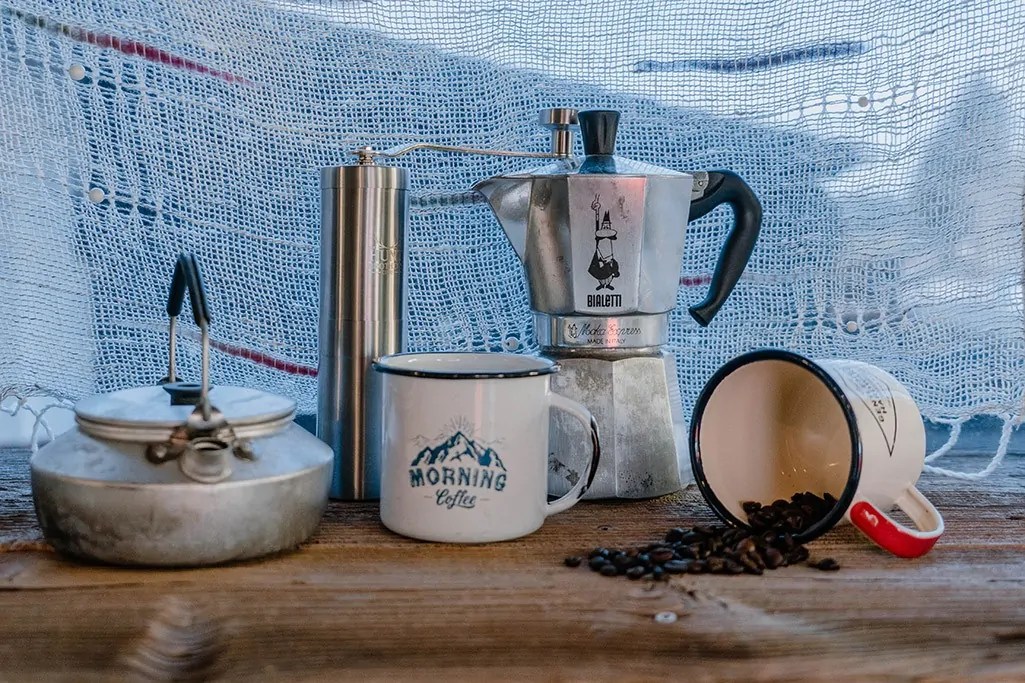 Kaffee kochen beim Camping So geht's ganz ohne Strom!
