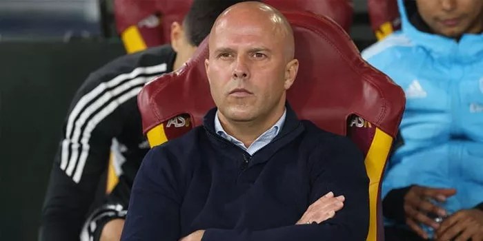 Arne Slot: Chelsea Diremehkan oleh Inggris