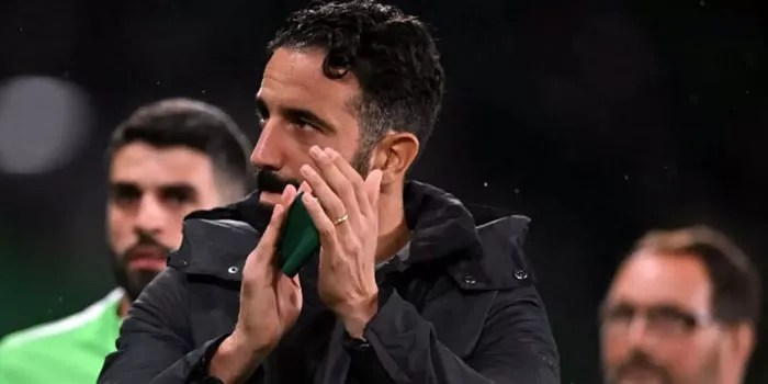 Skema Tiga Bek Ruben Amorim Bakal Sulit untuk Pemain MU!