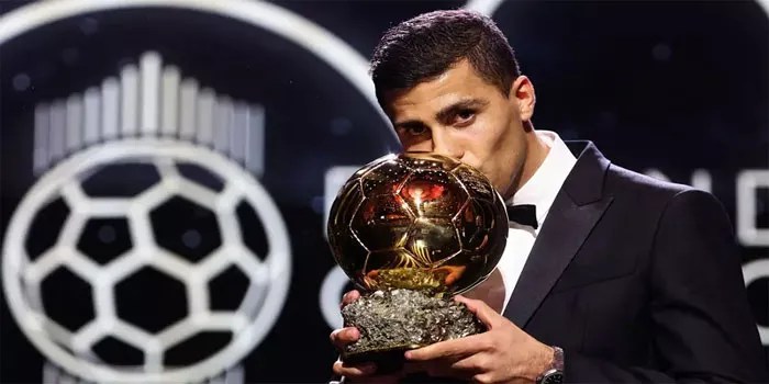 Rodri Ungkap Kunci Kesuksesannya Mengalahkan Vinicius Junior di Ballon d’Or 2024