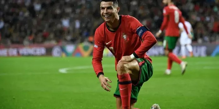Cristiano Ronaldo: Ikon Sepak Bola Dunia yang Tak Tertandingi