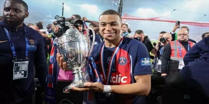 PSG Juara Coupe de France ke-15, Salam Perpisahan Mbappe