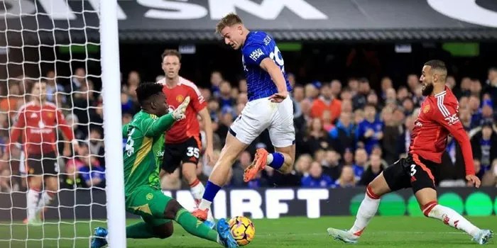 Manchester United Incar Liam Delap, Bintang Ipswich Town