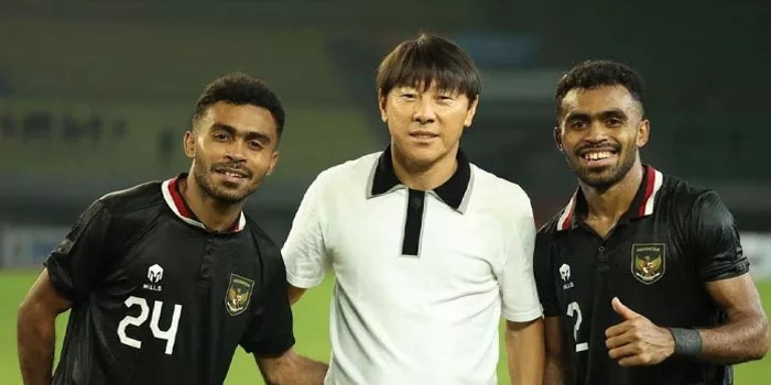 Mantab! Yakob Sayuri Bawa Malut United Berpesta PSBS Biak Kalah