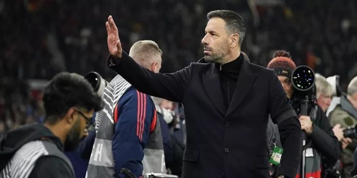 ​Ruud van Nistelrooy Curhat: Rasa Nyesek Dicurangi dan Disuruh Pergi dari MU​