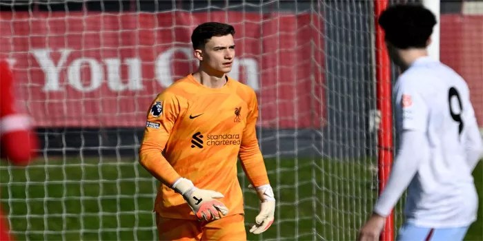 Brommapojkarna Mengonfirmasi Peminjaman Kiper Liverpool Fabian Mrozek