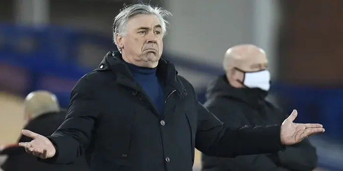 Carlo Ancelotti Kesal, Madrid Tidak Diberi Penalti Oleh Wasit