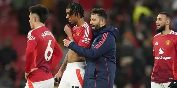 Meskipun Cedera, Leny Yoro Tetap Optimis di Manchester United!