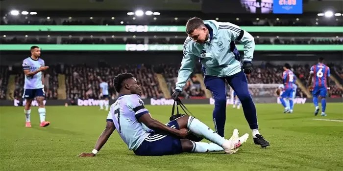Bukayo Saka Absen Hingga Maret Setelah Operasi Hamstring