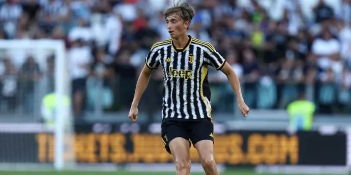 Real Madrid Berminat Pada Bek 19 Tahun dari Liga Inggris Ini!