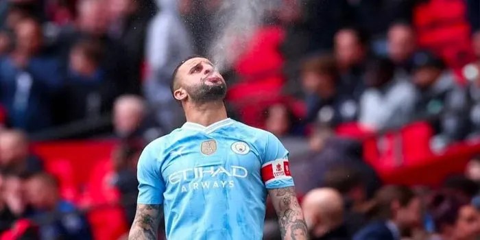 Rumor Kyle Walker Ingin Tinggalkan Man City, AC Milan Siap Tampung