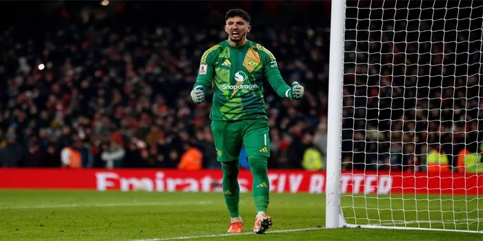 Altay Bayindir: Kiper Manchester United Selamatkan Tim dalam Adu Penalti Melawan Arsenal