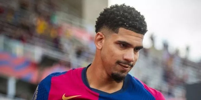 Laporta Berharap Araujo Bertahan di Barcelona, Namun…