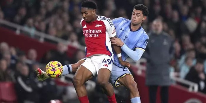 Myles Lewis-Skelly Cetak Sejarah di Derby London Utara, Bersama Arsenal!