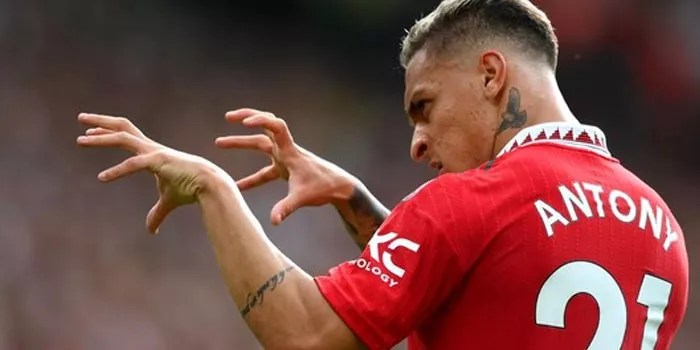 Antony Dikabarkan Hengkang, Amorim Tegaskan Pertahankan Skuad MU