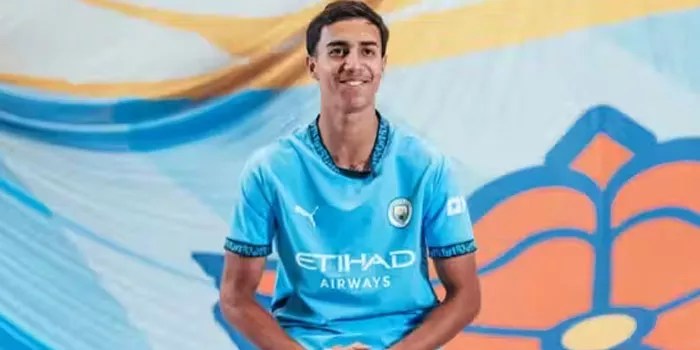 Manchester City Rampungkan Transfer Vitor Reis