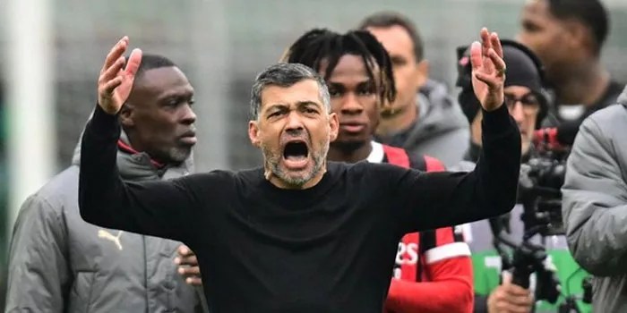Conceicao Dapat Kritik Setelah Memarahi Calabria Secara Publik