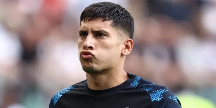 Napoli Siap Perpanjang Kontrak Mathias Olivera Meski Tengah Cedera