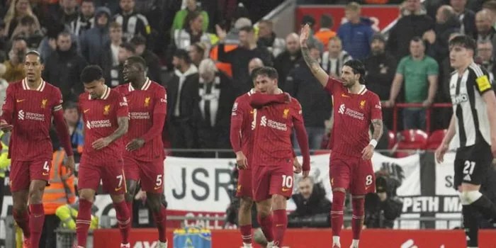 Legenda Manchester United, Gary Neville, Tertarik Dengan Liverpool?
