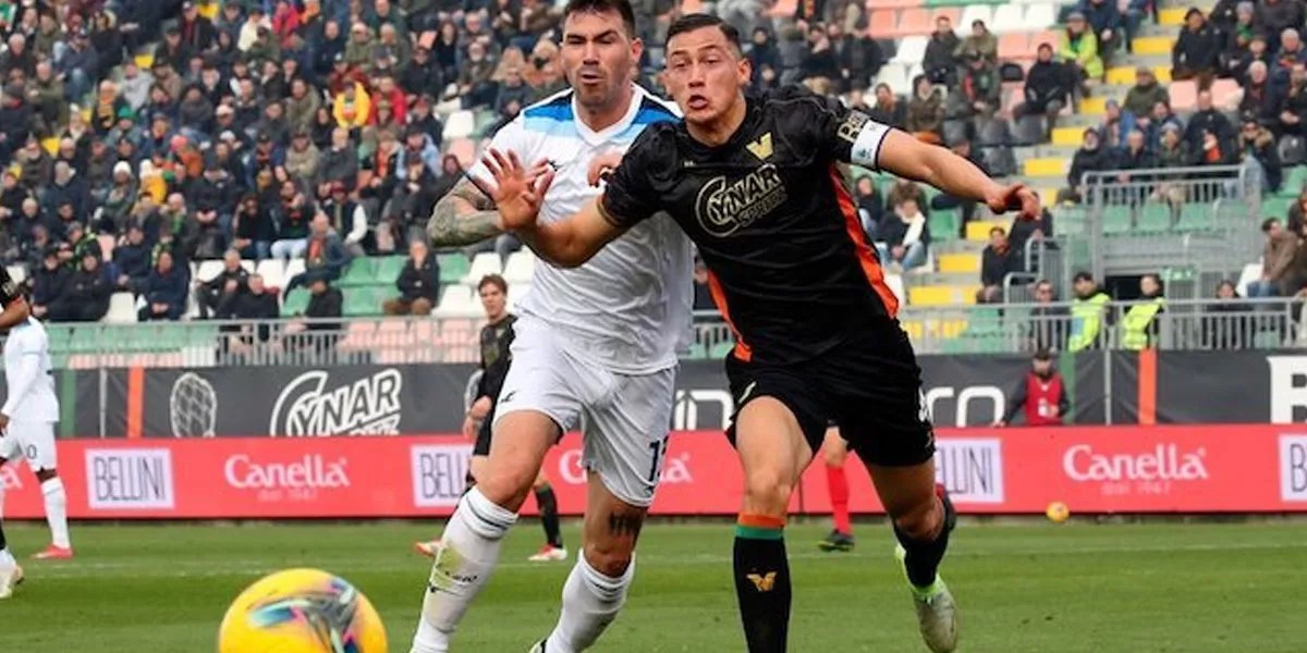 Inter Milan Incar Jay Idzes Sebagai Pengganti Acerbi