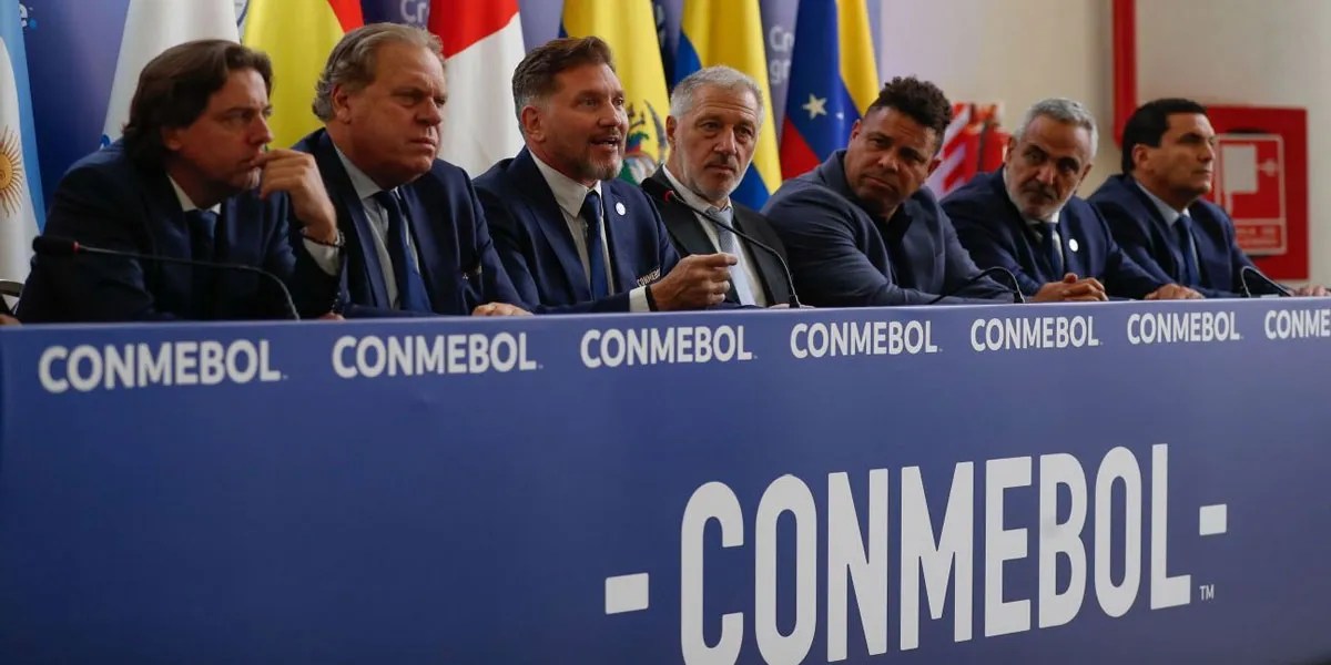 Legenda Brasil Ronaldo Pimpin Gugus Tugas Antirasisme CONMEBOL