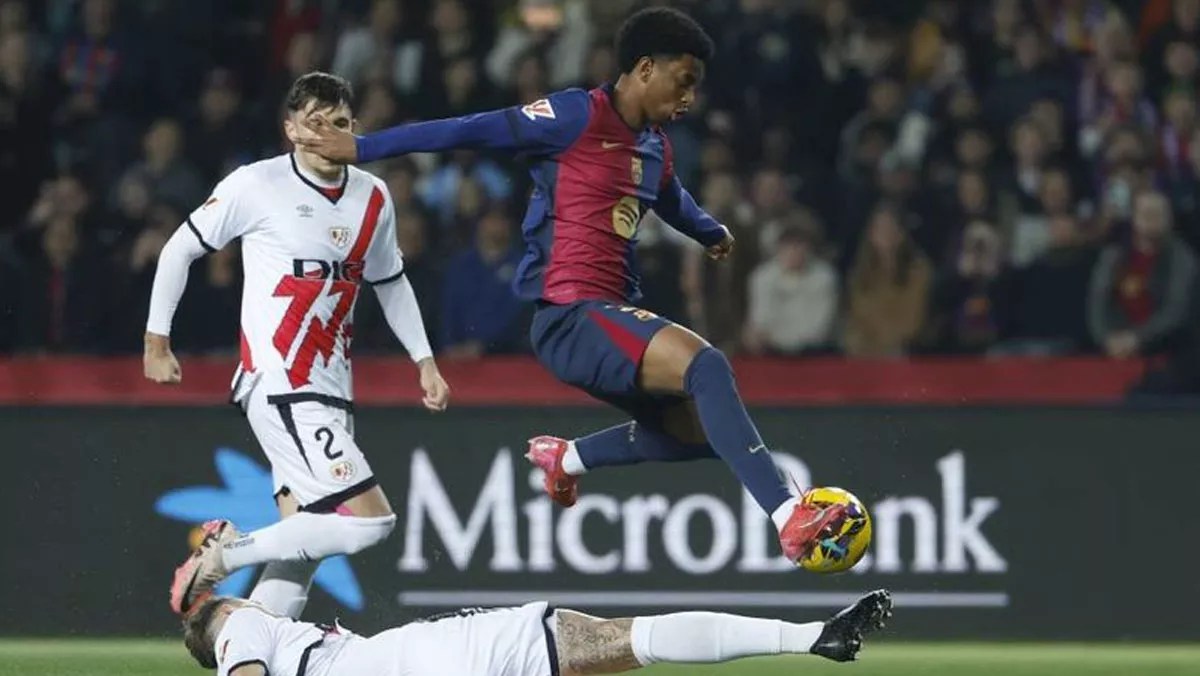 Barcelona Tolak 50 Juta Euro dari MU untuk Alejandro Balde