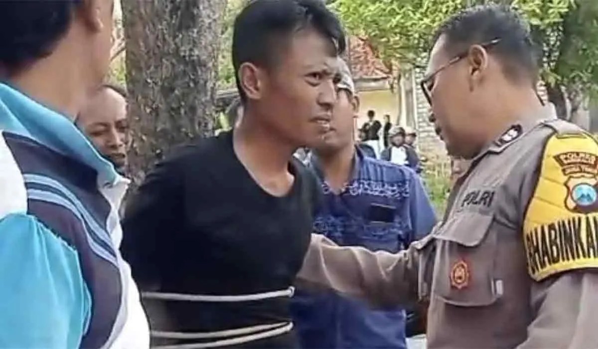 Gagal Curi Tas, Copet Bangkalan Dihajar Warga dan Diikat di Pohon