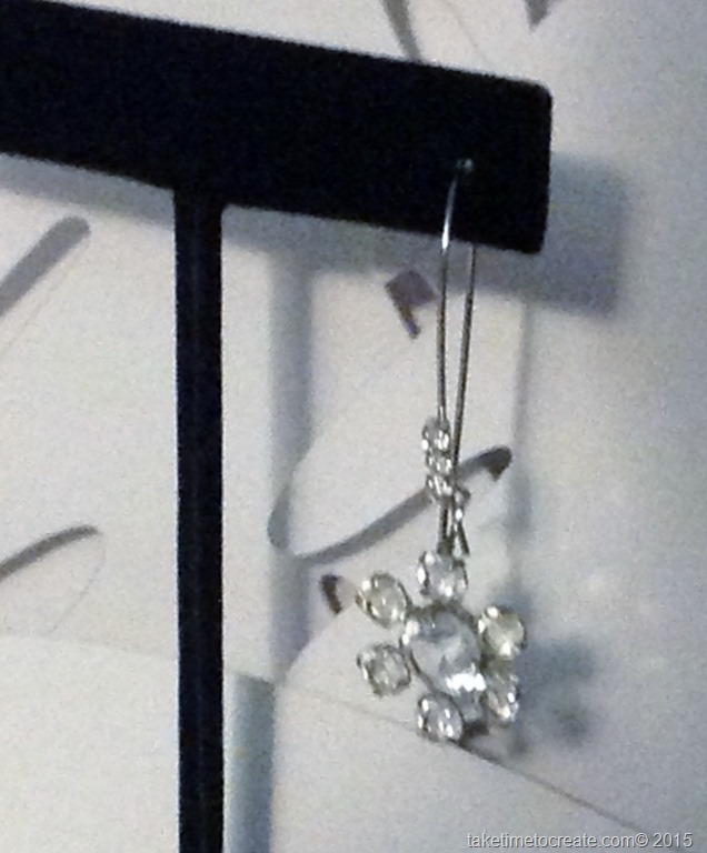 Guest blogger Kim teaches us how to transform old costume jewelry