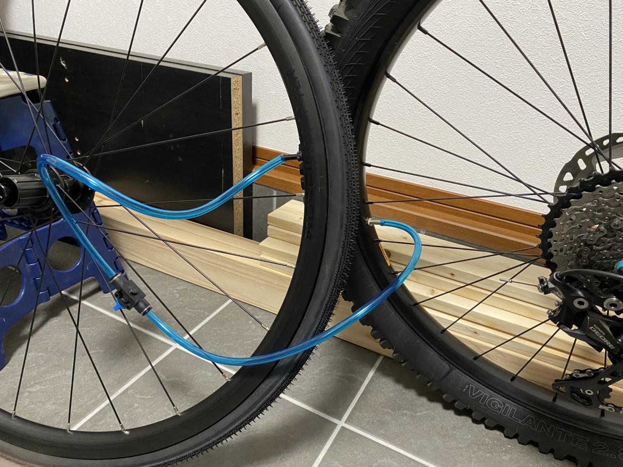 絶望のチューブレス化 ビード上げ編 救世主現る？！ 自作ブースター 焚き火と自転車