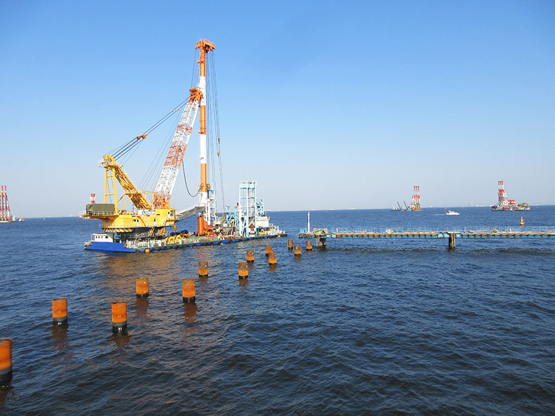 4月の本牧海釣り施設・ダイワのアミのチャージを使用して子供と夕マズメに釣り！イワシ150匹の釣果！ さぁ 焚き火