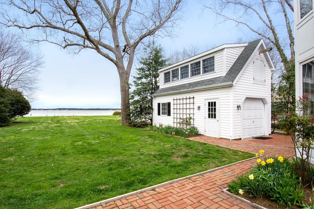 4Detached Garage Bonus Room