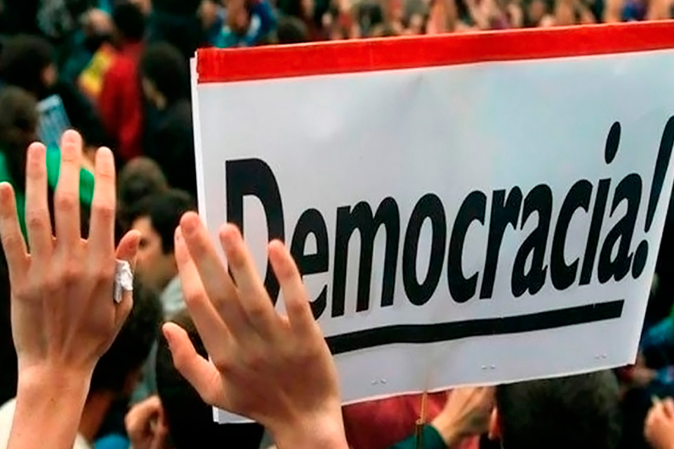 La democracia no es un derecho adquirido, por Fernando Luis Egaña