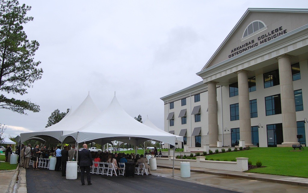 Arkansas College of Osteopathic Medicine opens, Gov. Hutchinson says it