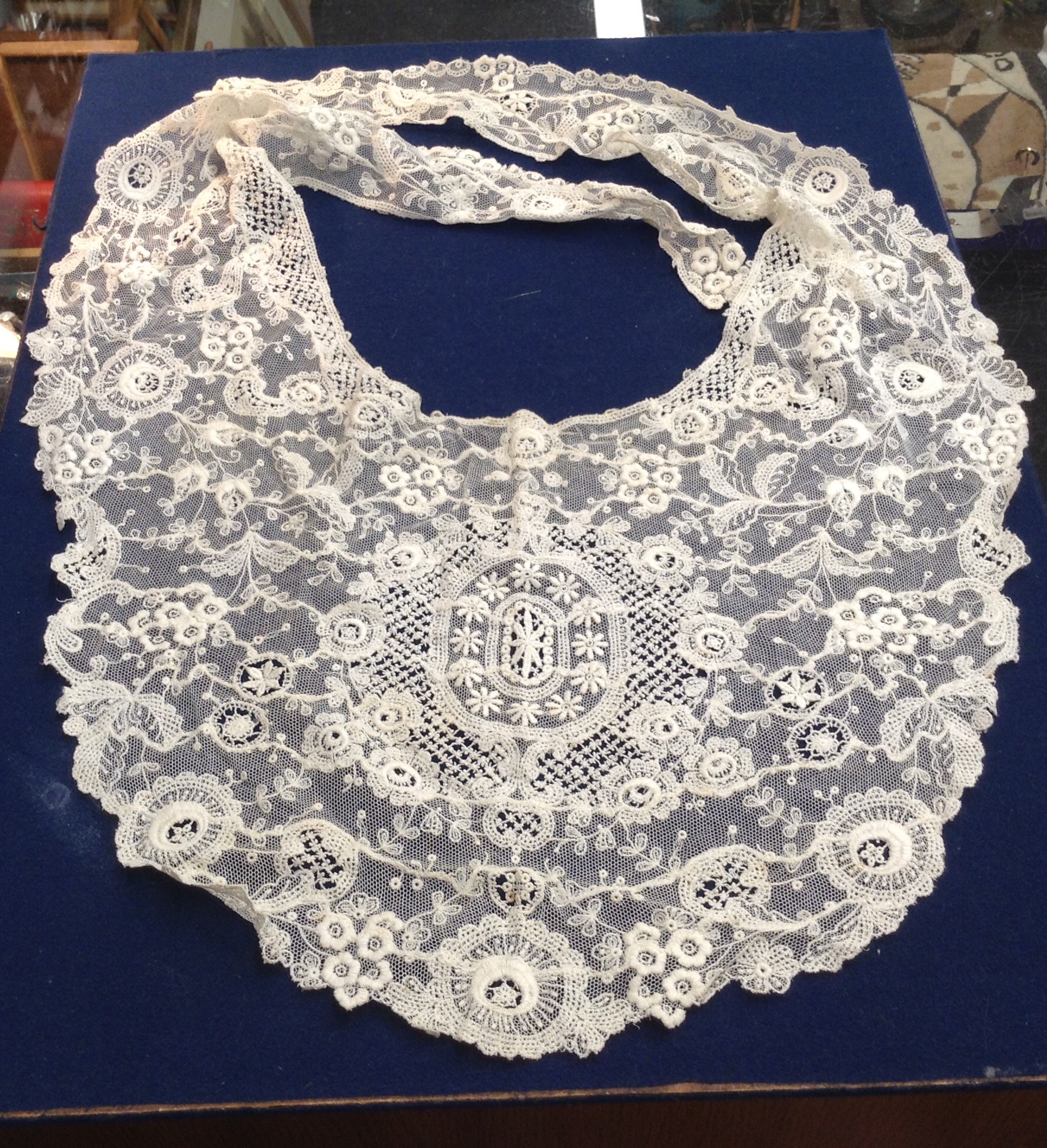 Stunning large Victorian net and hand made lace collar Talking Antiques