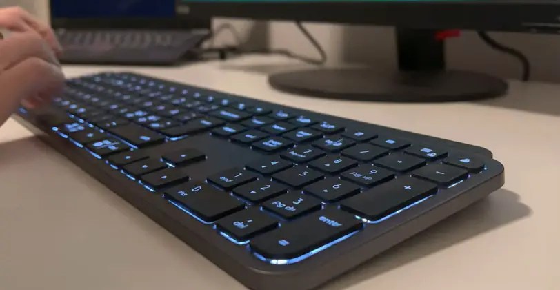 Logitech MX Keys Backlight Not Turning On - talkkeyboard.com