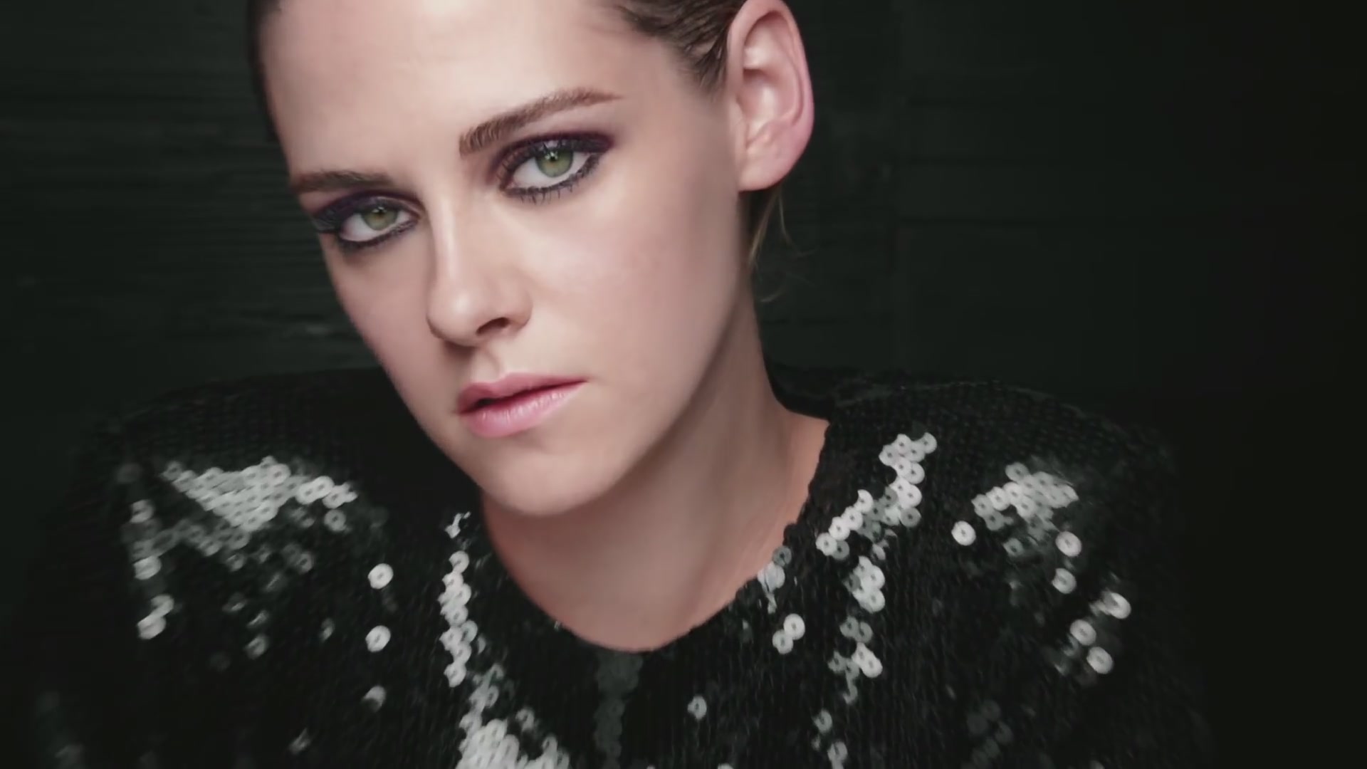 New Chanel Le Volume Révolution Mascara AD Campaign Screen Caps