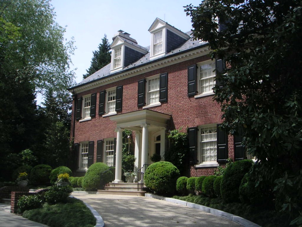 10 famous people and where they lived in VA, DC, and MD