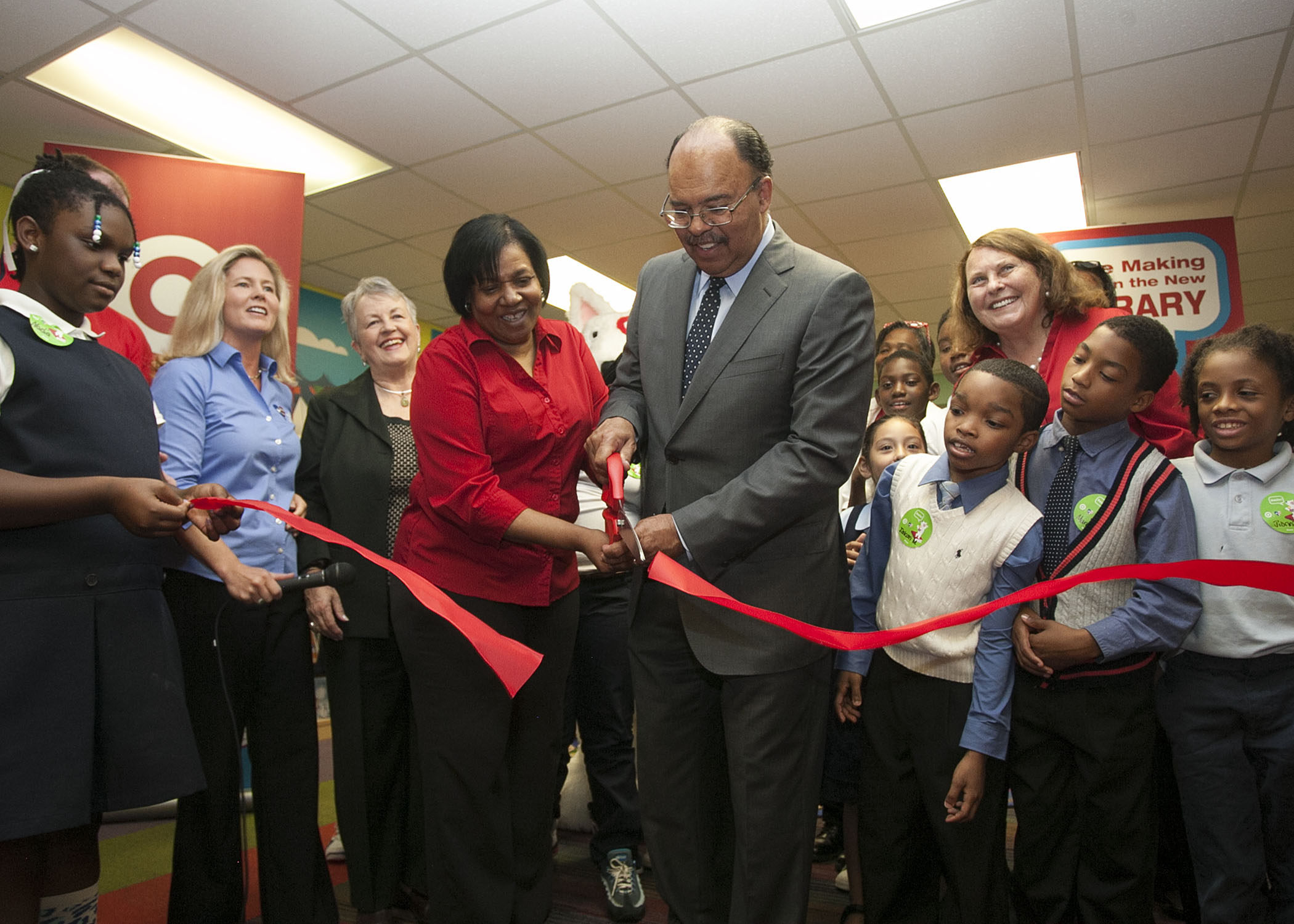 Gideons Elementary Unveils Newly Renovated Library from Target and The