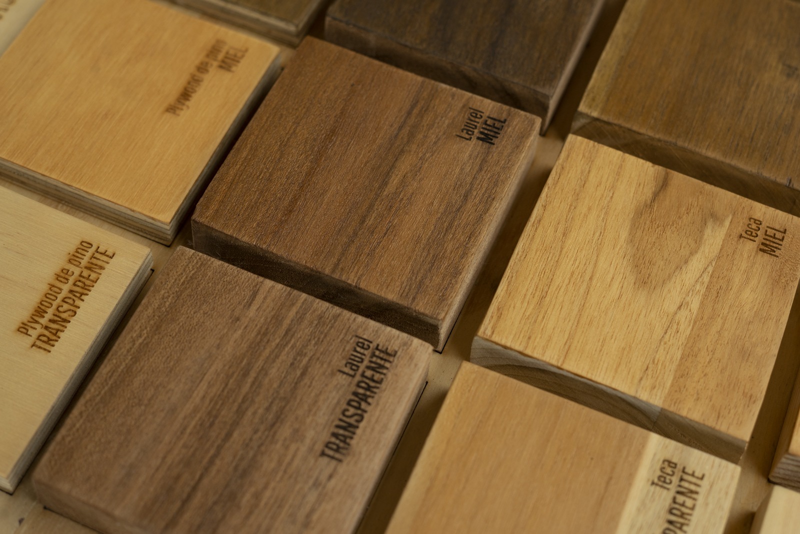 Acabados en maderas con corte láser Taller Corte Láser