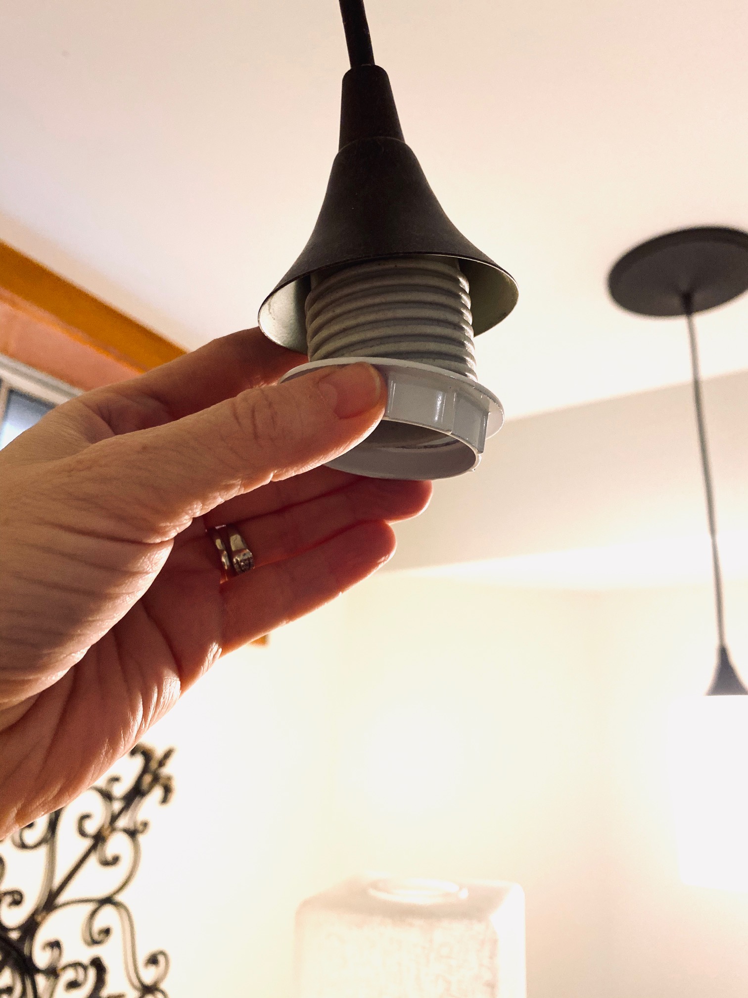 CONVERT A RECESSED LIGHT TO A PENDANT LIGHT Tami's deals, dupes & DIY