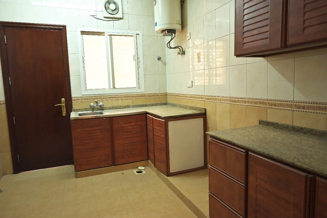 Budget Apartment for Rent in AL Khuwair REF 46YB Tamlik Real Estate