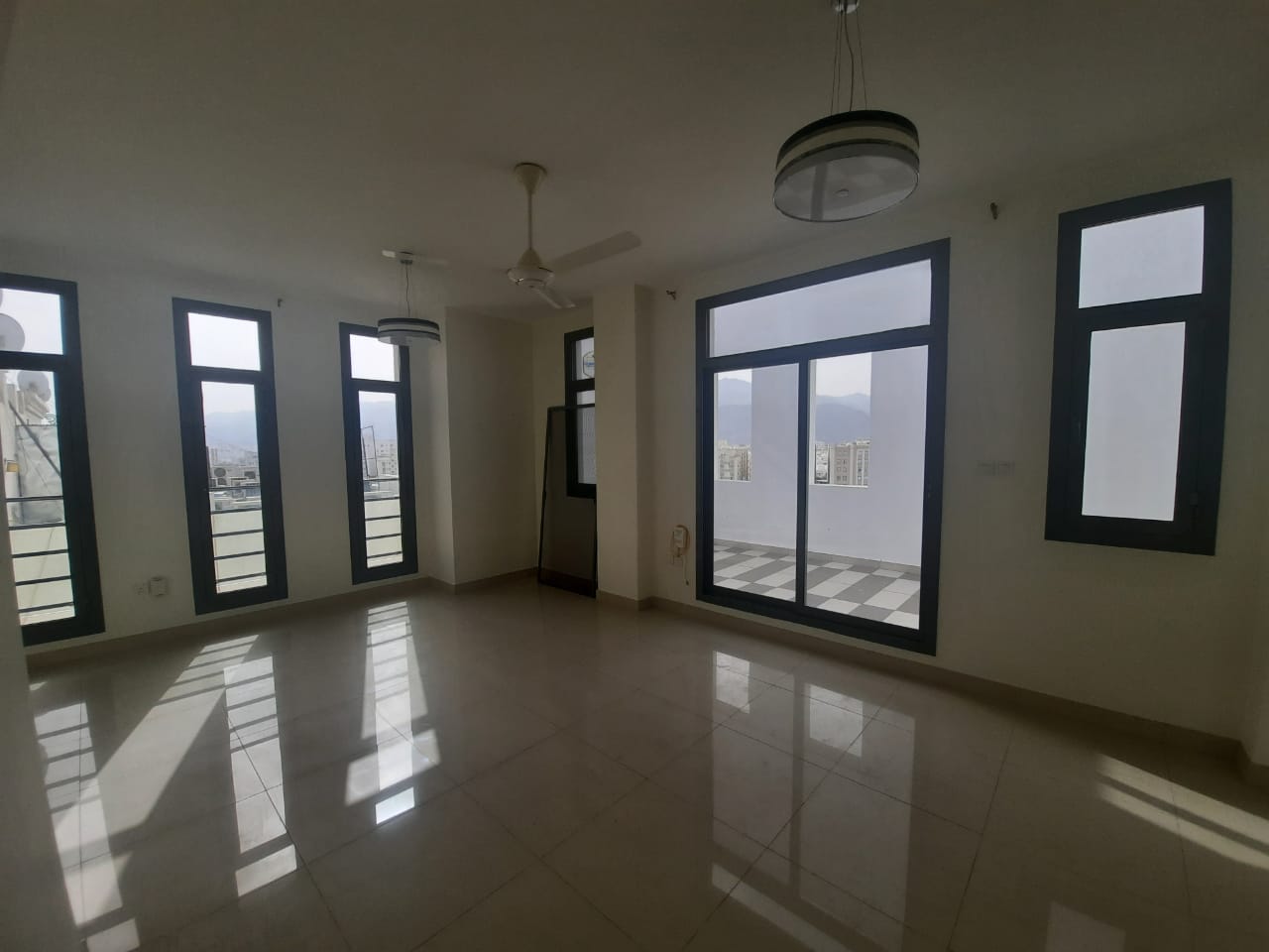 Spacious Apartment for Rent in Al Khuwair REF 88GM Tamlik Real