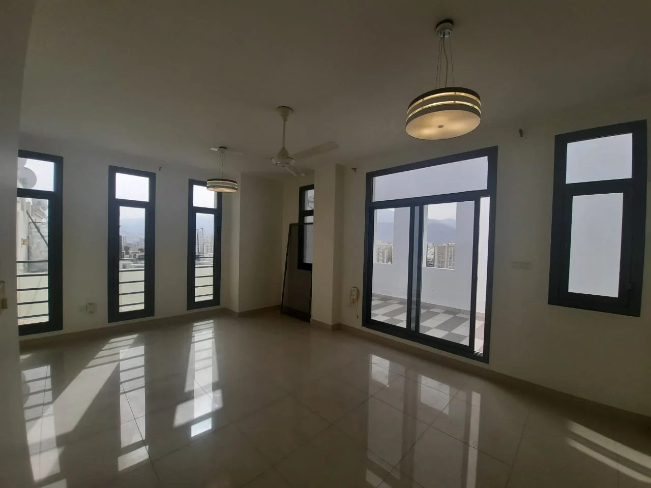 Spacious Apartment for Rent in Al Khuwair REF 88GM Tamlik Real