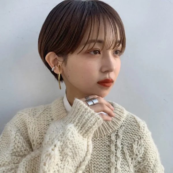 【卒業式2024】母親のショートの髪型！ママに人気のヘアスタイルや当日でもできる簡単アレンジを紹介！