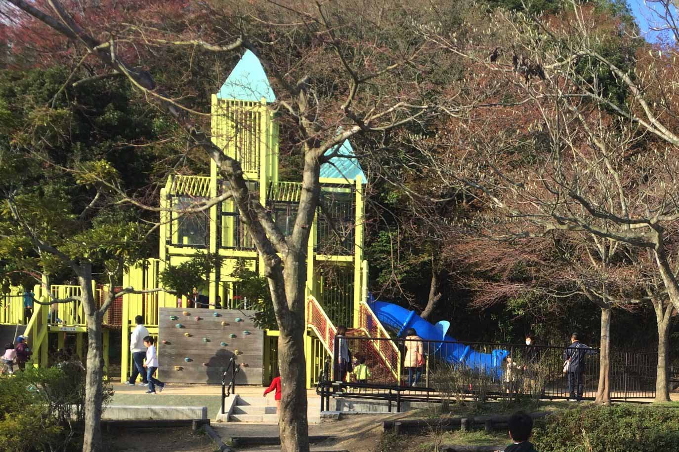 キャンプ第2弾。しあわせの村オートキャンプ場のトリム園地で遊ぶ たんこぶみかん 〜 日常の合間にあるファミリーキャンプ日記