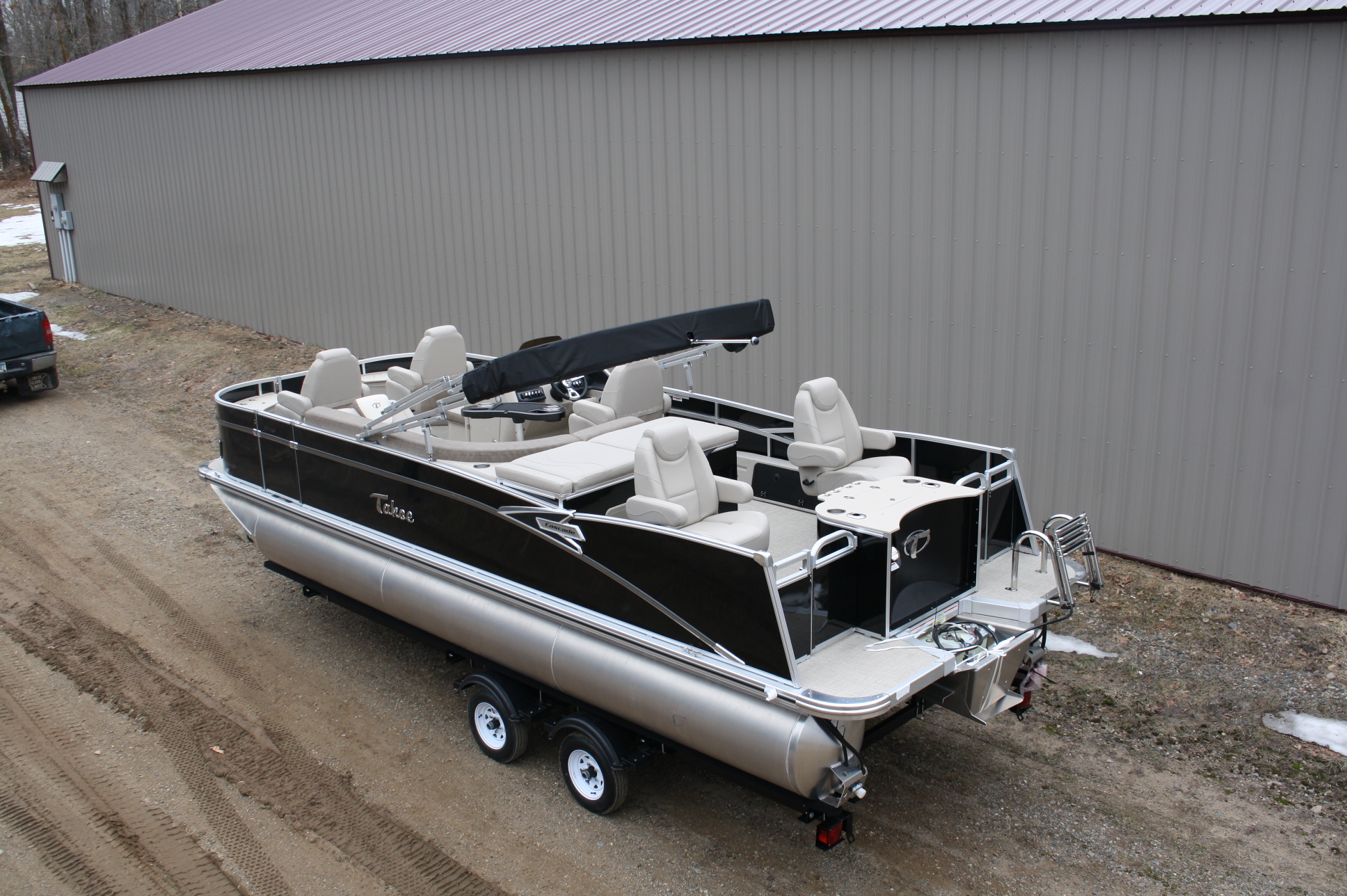 2385 Tahoe Cascade Rear Fish RC T&M Marine