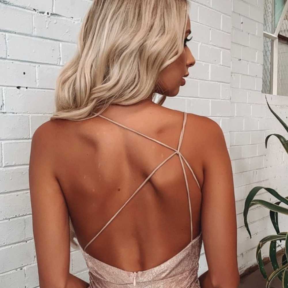 How To Tan Your Back Yourself Using A Self Tan Back Applicator Tanner