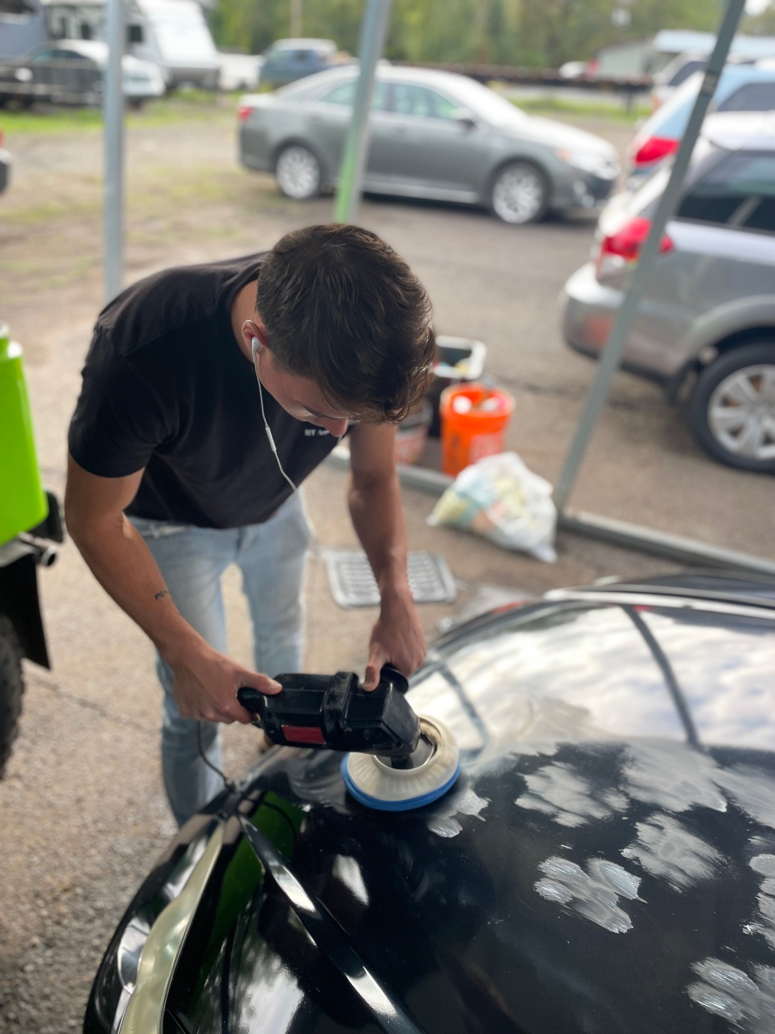 Buff and Polish Auto Detailing Vancouver, WA Tan's Mobile Auto