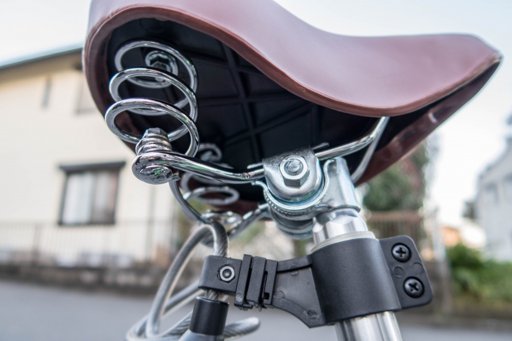 愛車（折りたたみ自転車）のサドルとサドルポールを交換しました。