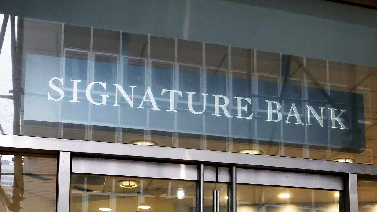 Hoa Kỳ khẳng định Signature Bank đóng cửa không phải để "dằn mặt" tiền